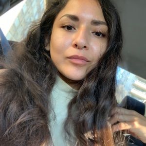 Meet your Posher, Lisa